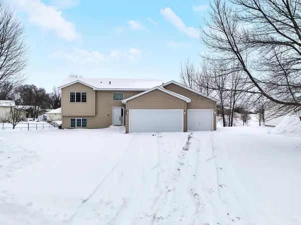 936 Lincoln Court S, Cambridge, MN 55008