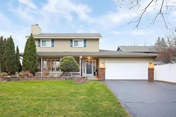 7790 Carnelian Lane, Eden Prairie, MN 55346