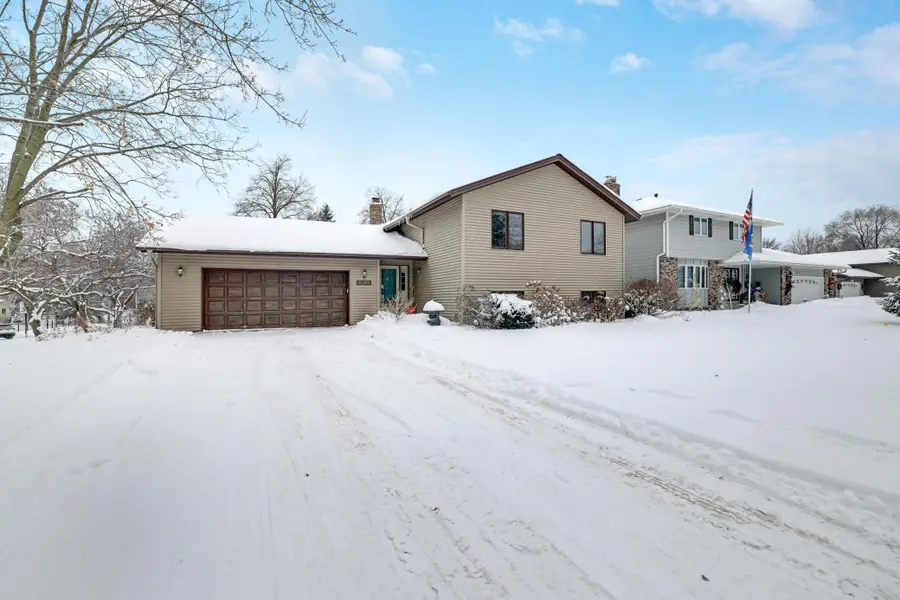 2492 Beam Avenue E, North Saint Paul, MN 55109 - Image #2