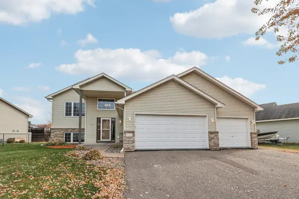 11763 N Meadow Curve, Lindstrom, MN 55045