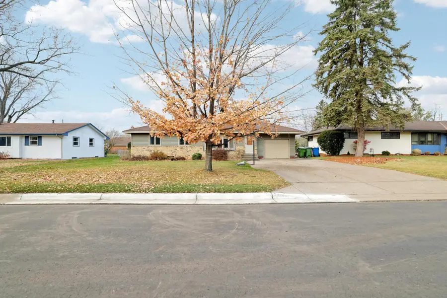2300 Thorndale Avenue, New Brighton, MN 55112 - Image #2
