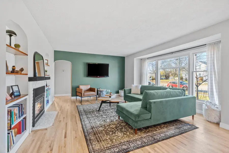 808 Stoughton Avenue, Chaska, MN 55318 - Image #3