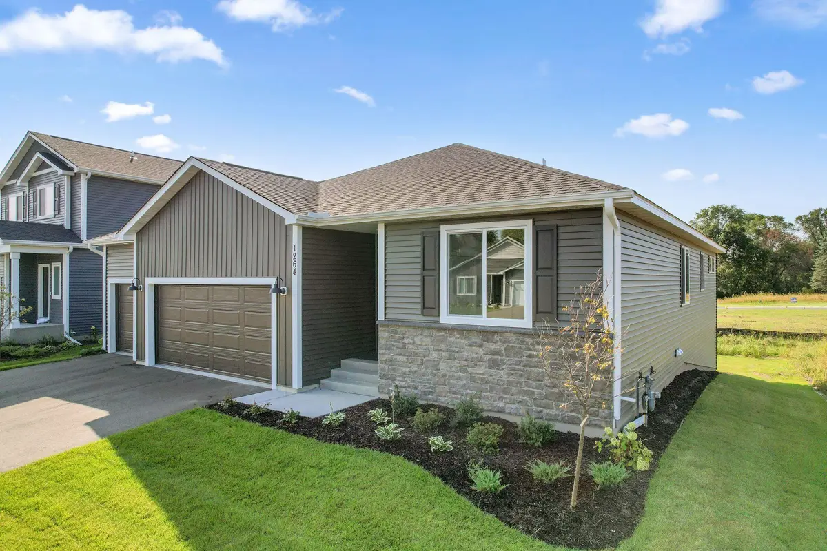 1561 Creekwood Dr, New Richmond, WI 54017 - Image #1