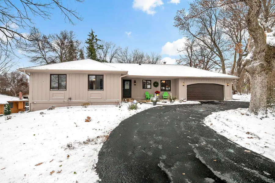 16201 Hillcrest Lane, Eden Prairie, MN 55346 - Image #3