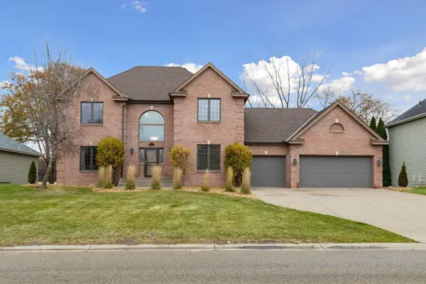 248 Meadowood Lane, Vadnais Heights, MN 55127