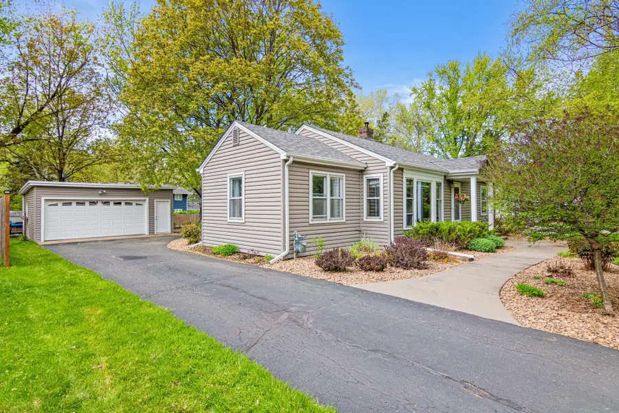 3179 Victoria Street N, Shoreview, MN 55126 - #2