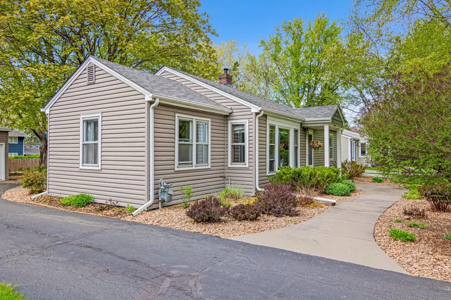 3179 Victoria Street N, Shoreview, MN 55126 - #3