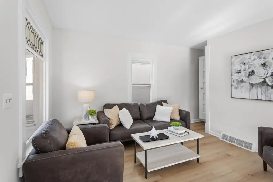 2024 Queen Avenue N, Minneapolis, MN 55411 - Image #3