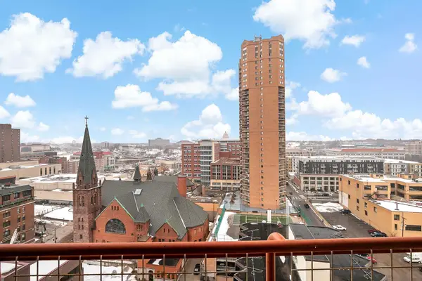 66 9th Street E #1912, Saint Paul, MN 55101