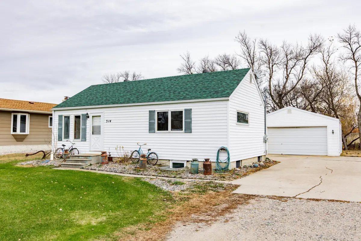 314 Nelson Drive, Horace, ND 58047 - Image #1