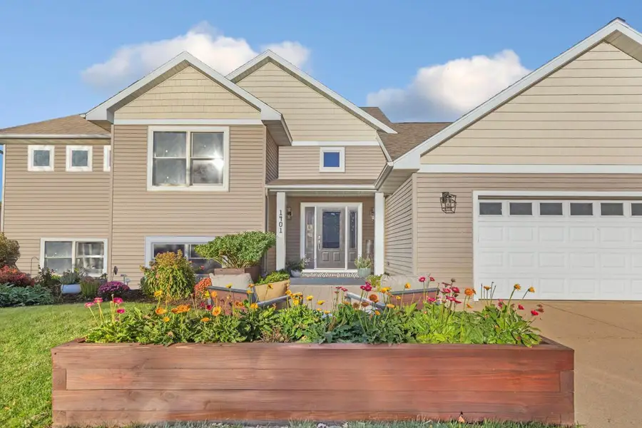 1401 Lloyd Lane, Saint Peter, MN 56082 - Image #2