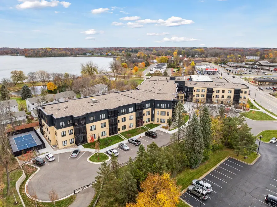1948 W Wayzata Boulevard #114, Long Lake, MN 55356 - Image #2
