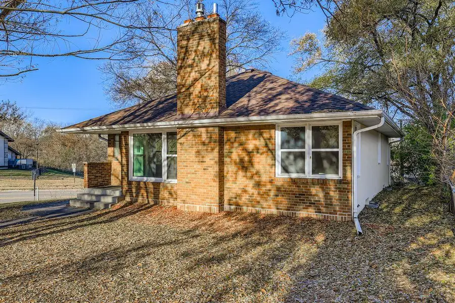 2293 7th Avenue E, North Saint Paul, MN 55109 - Image #2