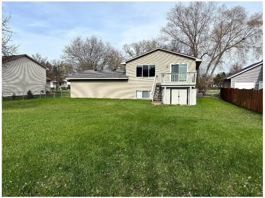 9007 Hampshire Avenue N, Brooklyn Park, MN 55445 - Image #2