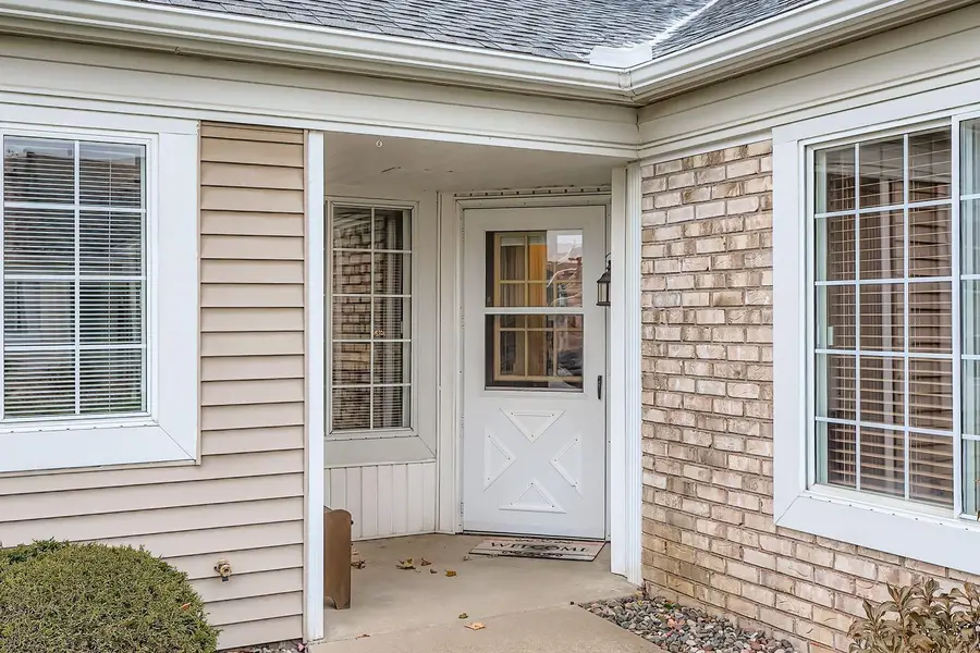 14527 Eureka Court, Apple Valley, MN 55124 - Image #2