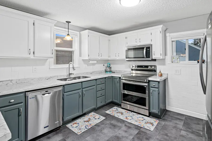 514 Cleveland Avenue Sw, New Brighton, MN 55112 - Image #2