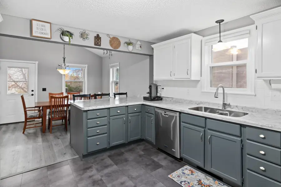 514 Cleveland Avenue Sw, New Brighton, MN 55112 - Image #3