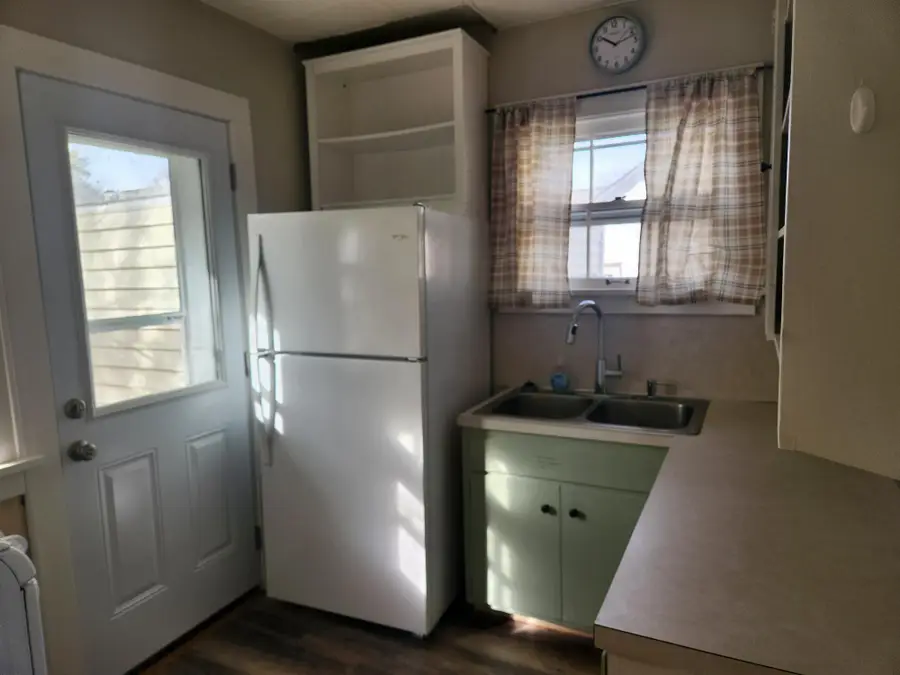 301 W Saratoga Street, Marshall, MN 56258 - Image #2