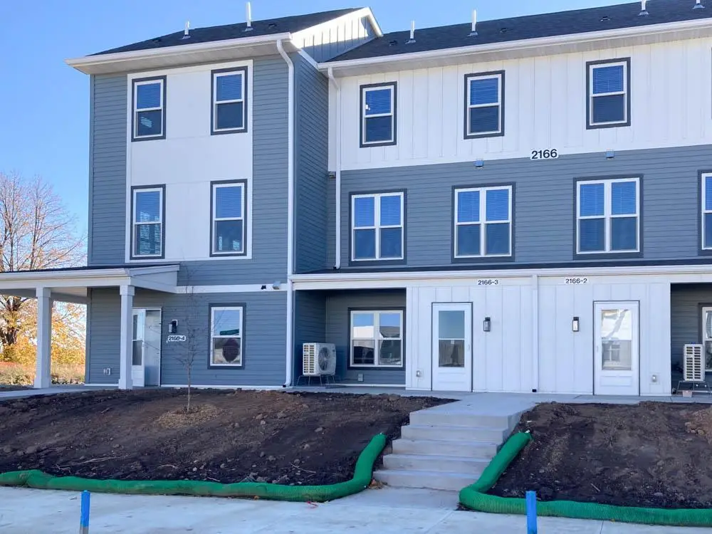 2166 Cottage Avenue E #3, Saint Paul, MN 55119 - Image #1