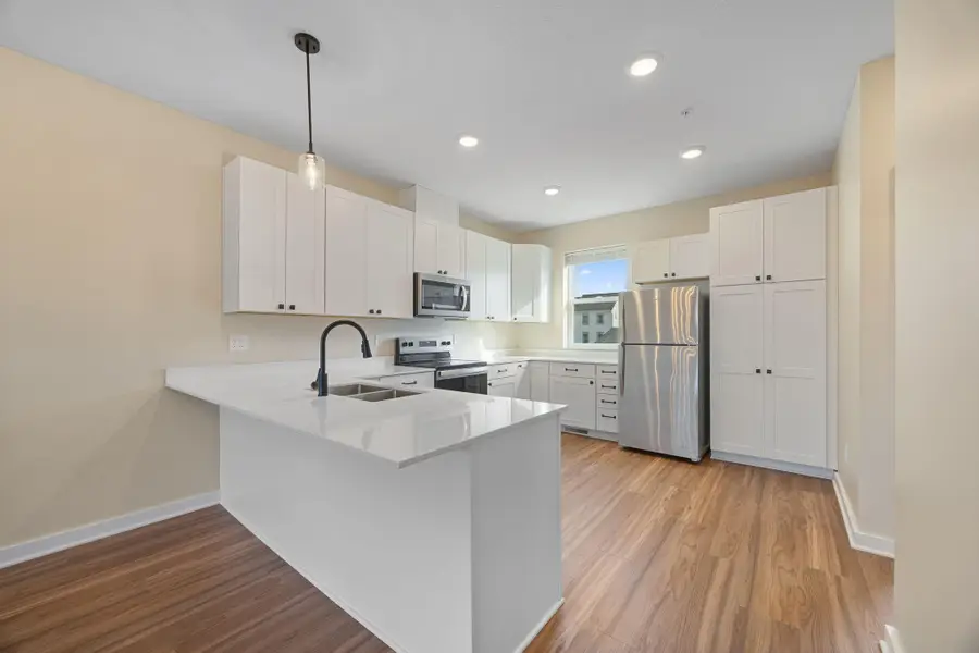 2166 Cottage Avenue E #3, Saint Paul, MN 55119 - Image #3