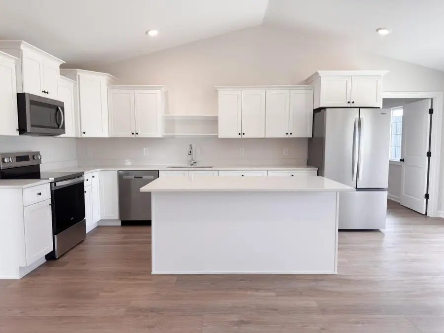 617 Field Point Street, Roberts, WI 54023 - Image #3