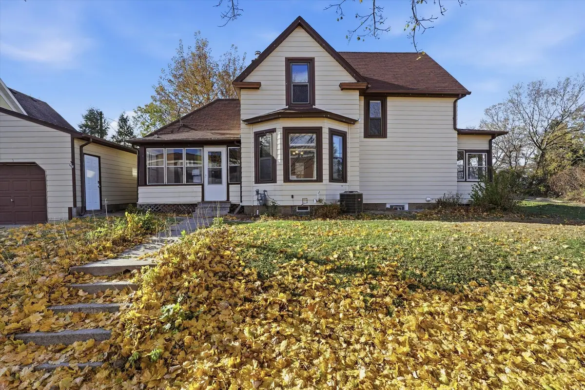 4 Elizabeth Street W, Saint Paul, MN 55107 - Image #1