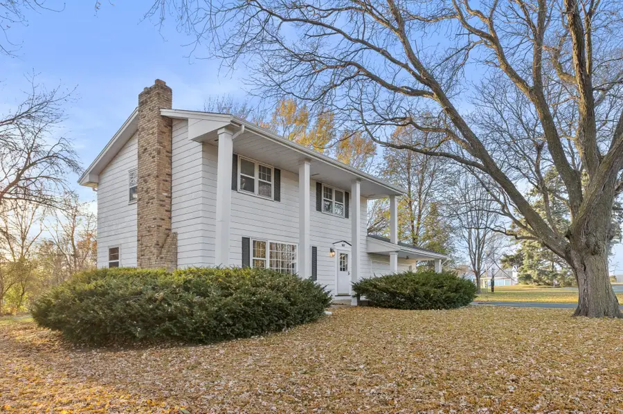 101 Heritage Circle N, Burnsville, MN 55337 - Image #2