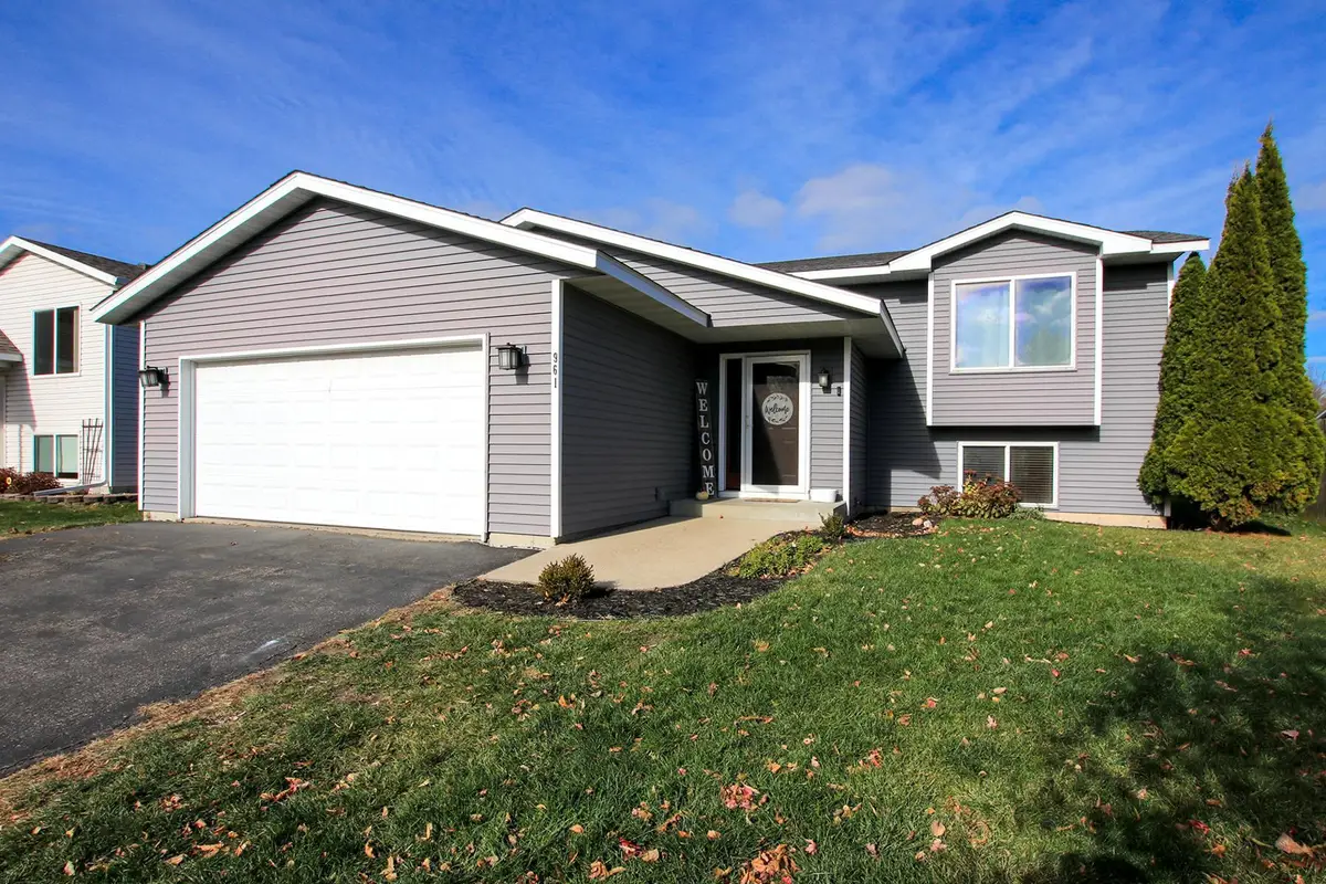 961 Carolina Parkway Nw, Hutchinson, MN 55350 - Image #1