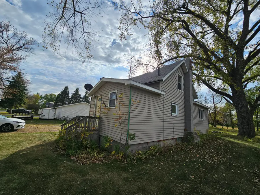 705 Neill Street, Buxton, ND 58218 - Image #2