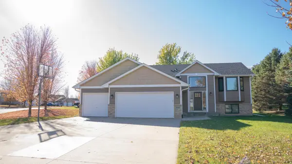 1048 Prairie Ridge Lane, Lester Prairie, MN 55354