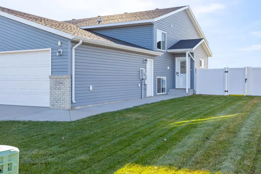 3384 Maple Leaf Loop S, Fargo, ND 58104 - Image #2