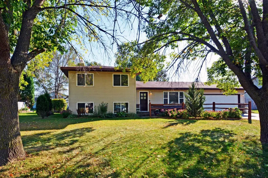 6231 Red Fox Run, North Branch, MN 55056 - Image #2