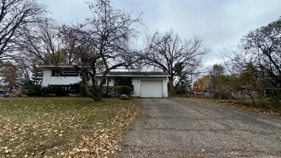 1460 Dixon Drive, Saint Paul Park, MN 55071 - Image #2