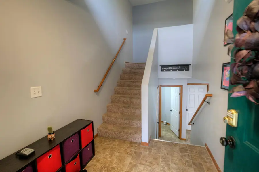 2762 Ridgeview Drive, Red Wing, MN 55066 - Image #2