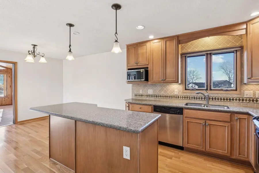 10431 Rhode Island Circle, Bloomington, MN 55438 - Image #3