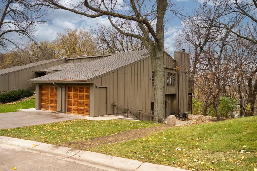 8996 Neill Lake Road, Eden Prairie, MN 55347 - Image #2