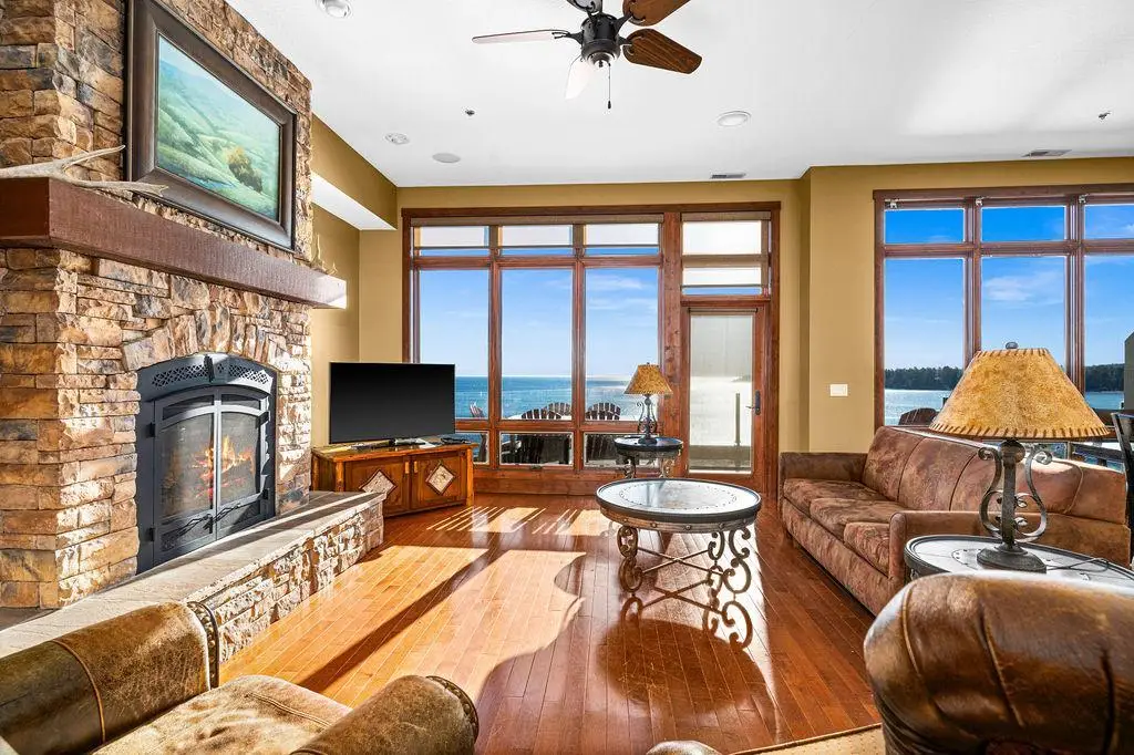 1412 #4-102 Burlington Road #4-102, Two Harbors, MN 55616 - Image #1