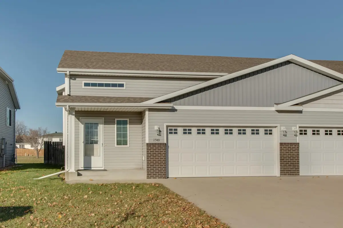 2540 31st Avenue S, Moorhead, MN 56560 - Image #1