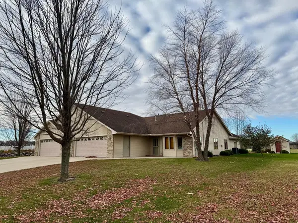 701 Simplicity Drive #B, Ellendale, MN 56026