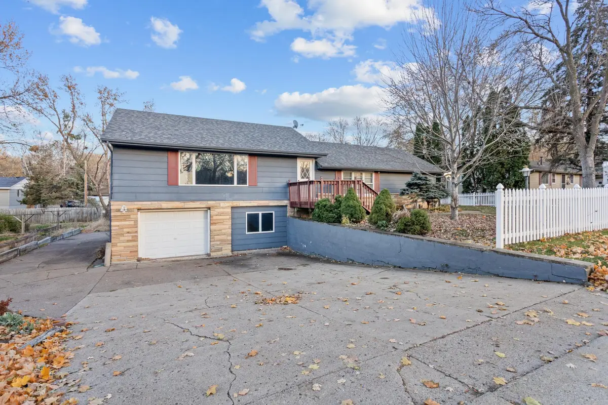 10633 Russell Avenue S, Bloomington, MN 55431 - Image #1