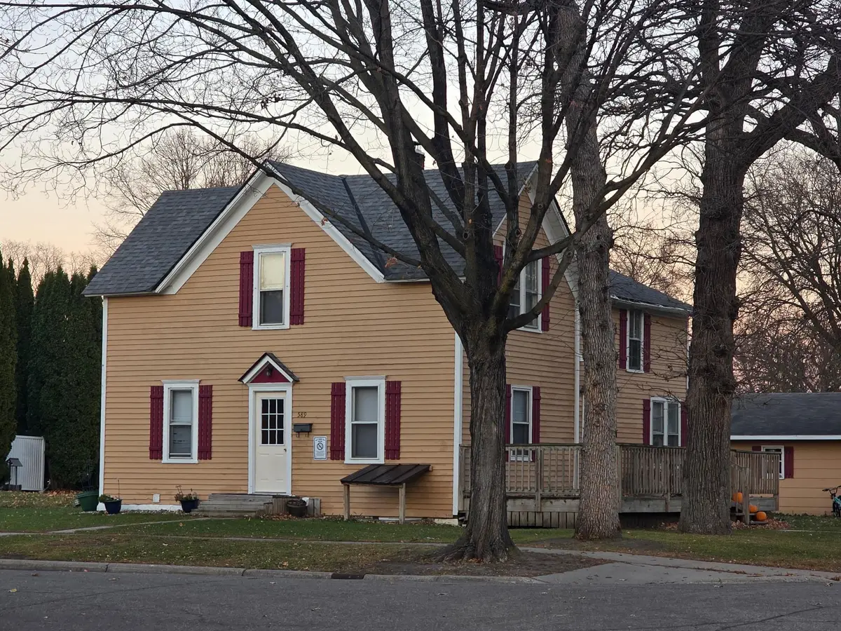 145 Milwaukee Avenue Sw, Hutchinson, MN 55350 - Image #1