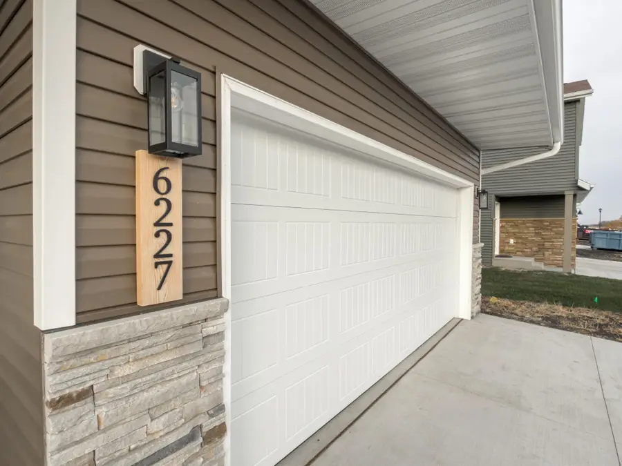 6227 87th Avenue S, Horace, ND 58047 - Image #3