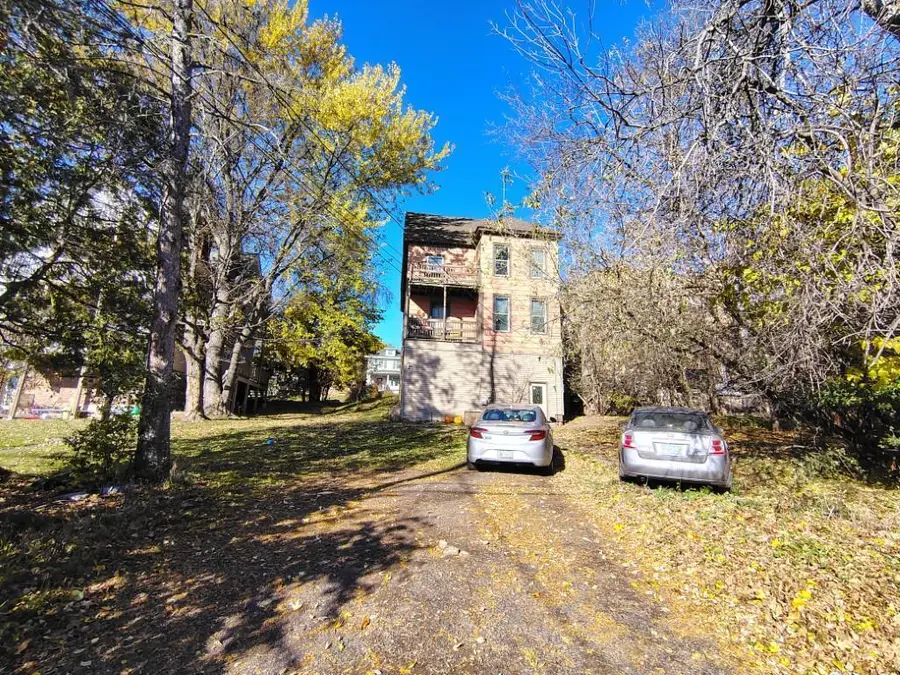 1520 E 3rd Street, Duluth, MN 55812 - Image #2