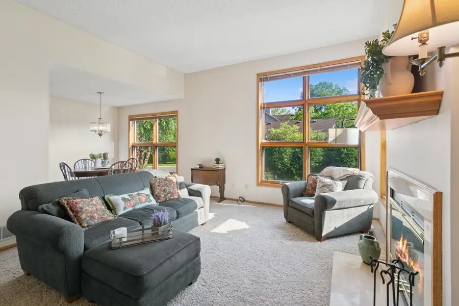 613 Sullivan Drive Ne, Columbia Heights, MN 55421 - Image #2