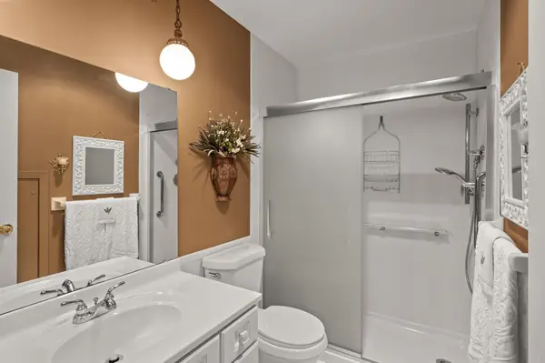 4100 Parklawn Avenue #213, Edina, MN 55435