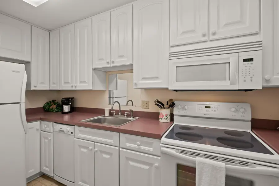 4100 Parklawn Avenue #213, Edina, MN 55435 - Image #3