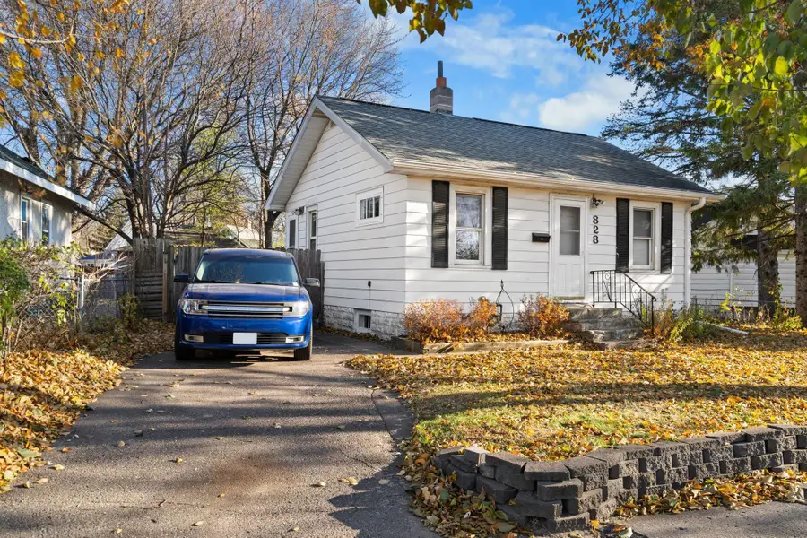 828 Iroquois Avenue, Saint Paul, MN 55119 - Image #2