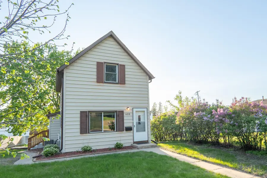 608 7th Avenue S, Hopkins, MN 55343 - Image #2