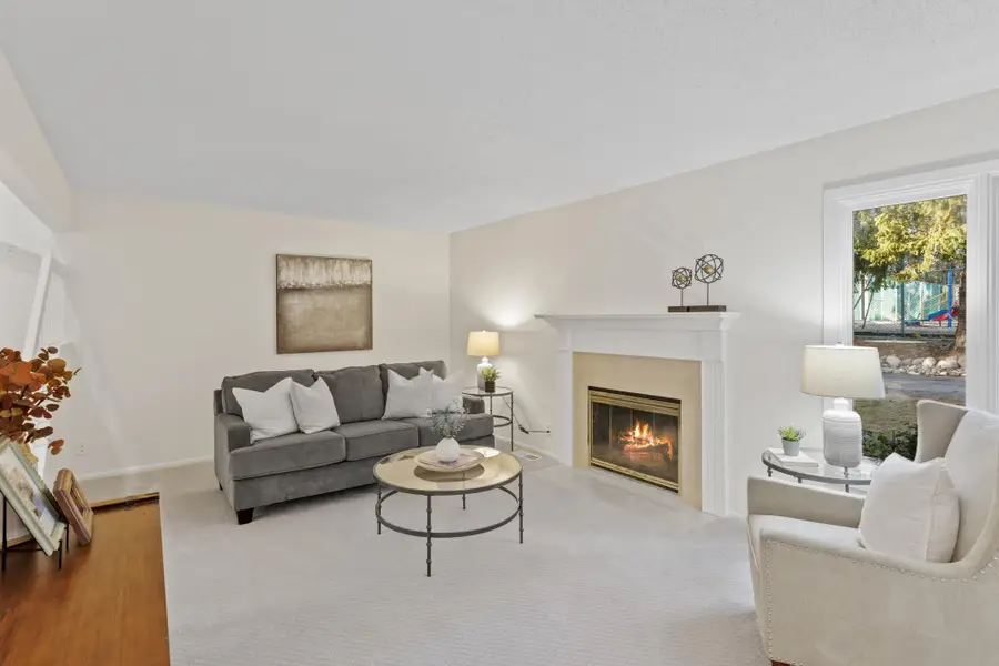 122 Avignon Court, Woodbury, MN 55125 - Image #2