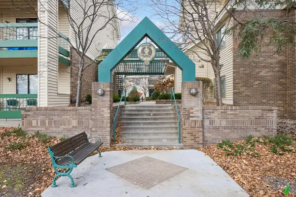 7610 York Avenue S #3302, Edina, MN 55435